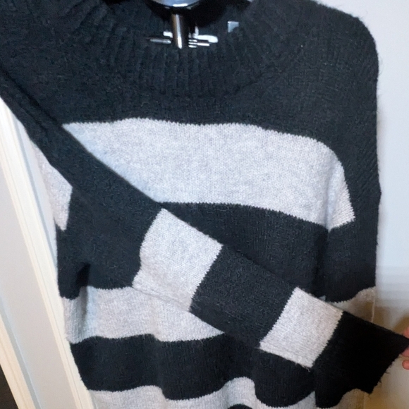 Magaschoni Black Light Gray Striped Alpaca Wool Blend Knit Sweater Cozy Soft Med - Picture 8 of 13